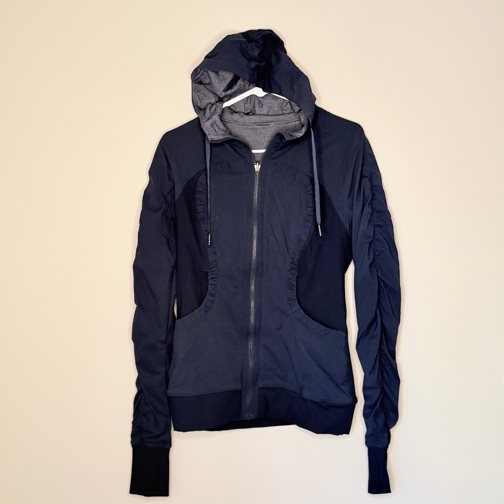 Lululemon Reversible Dance Studio Jacket lll Cadet Blue Size 6. NEW!!